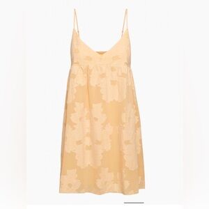 Aritzia Wilfred Lovers Dress in Pale Apricot Peach